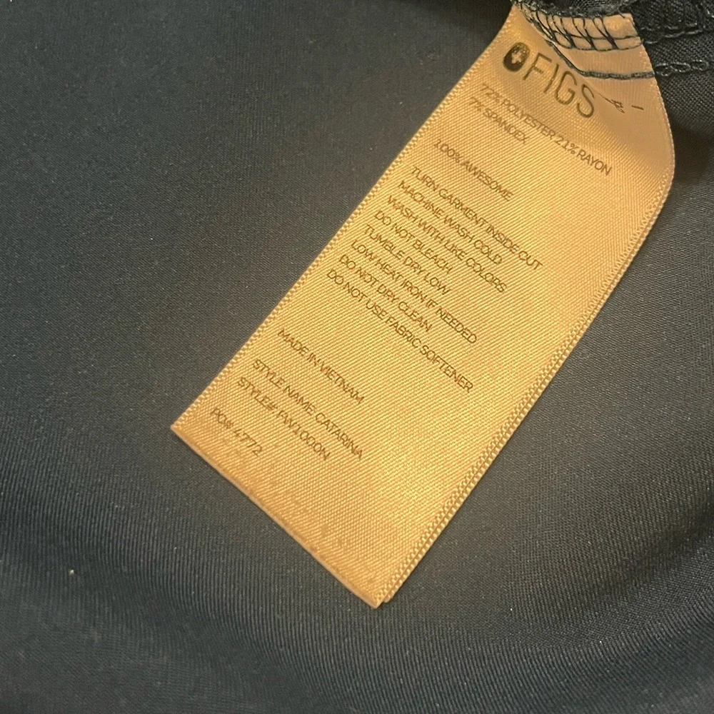 Figs one Pocket Scrub Top-Deep Reef - Picture 4 of 5